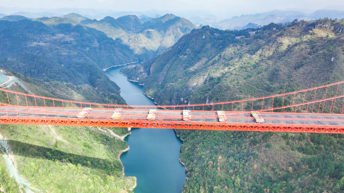 �F�S����ꖌ�ɽ�ش���M(j��n)���o�B(t��i)���dԇ�