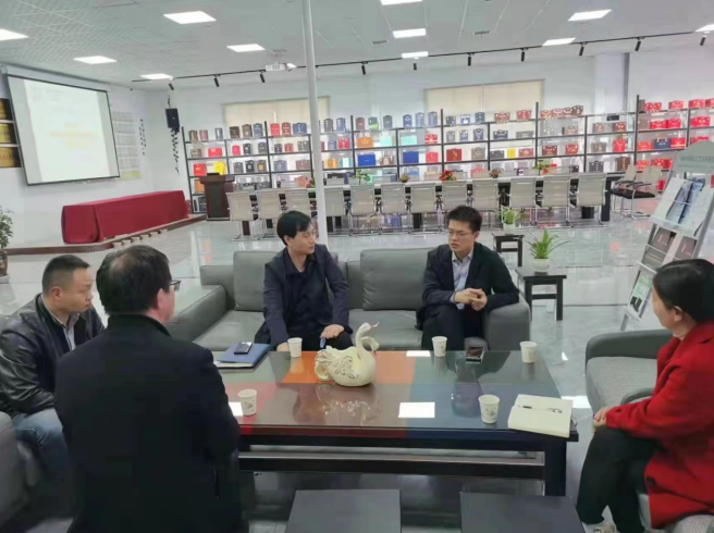 �Ї��r(n��ng)�I(y��)�y�з��ǿh֧�У��ջݽ��ڷ���(w��)��С΢��I(y��)������n