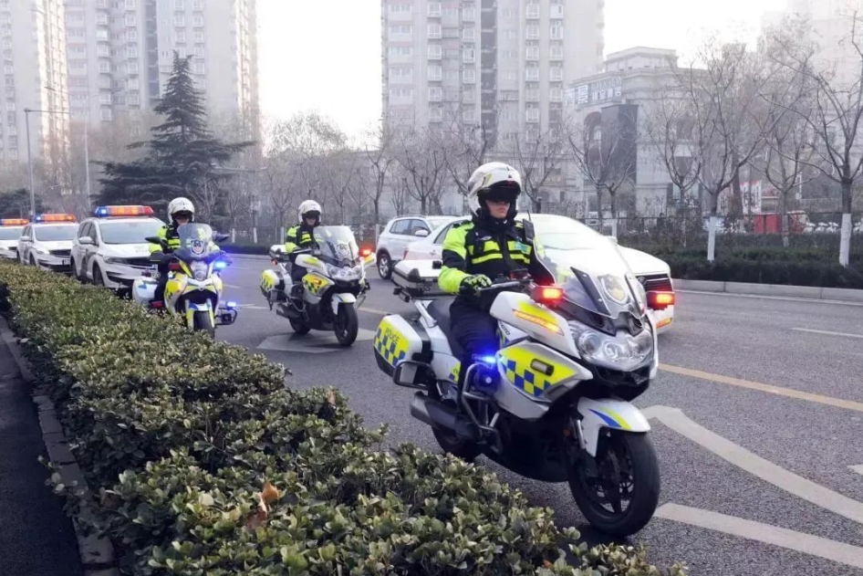 ��(j��)�Ͻ����A�M���Ԫ�����ڽ�ͨ��������