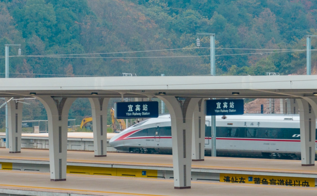 �}��(d��ng)���� ���˸��F�����e�ܳ���ͨ��(qi��ng)�С����ٶȡ�