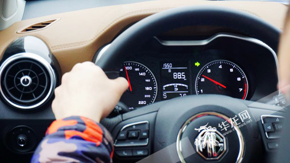 �c(di��n)��DƬ�M(j��n)����һ�(y��)