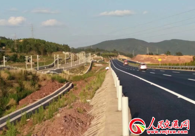 ����һ��(j��)��·���O(sh��)�ӿ����M(j��n)