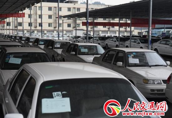 50�f܇ֻٍ����� �I(y��)��(n��i)������܇�̌���һ��Ƭ