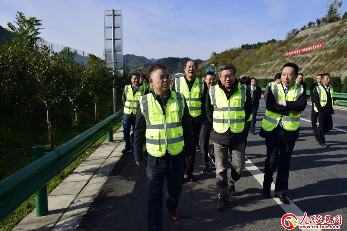 ����ʡ��Ͷ���F��˾���_���ٹ�·��������(w��)��(bi��o)��(zh��n)�����O(sh��)���M(j��n)��