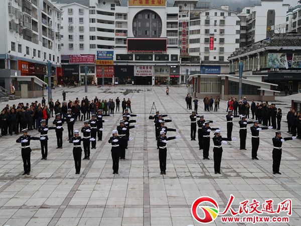 �F��ʯ��h¡���_չ��122ȫ����ͨ��ȫ�ա����}�������