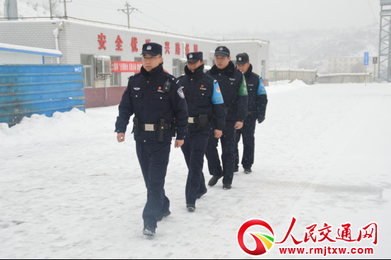 �S���F��ȫ����(y��ng)���܃�(n��i)����ѩ�����ѩ������ٷ���(y��ng)  ӭ�L��ѩ�_����ȫ