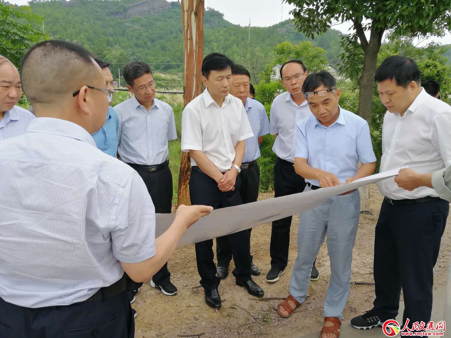 ����ʡ��ͨ�\(y��n)ݔ�d�hί��ӛ���ۺ��{(di��o)�Ќ���·��h(hu��n)�����κ͹�·���O(sh��)����