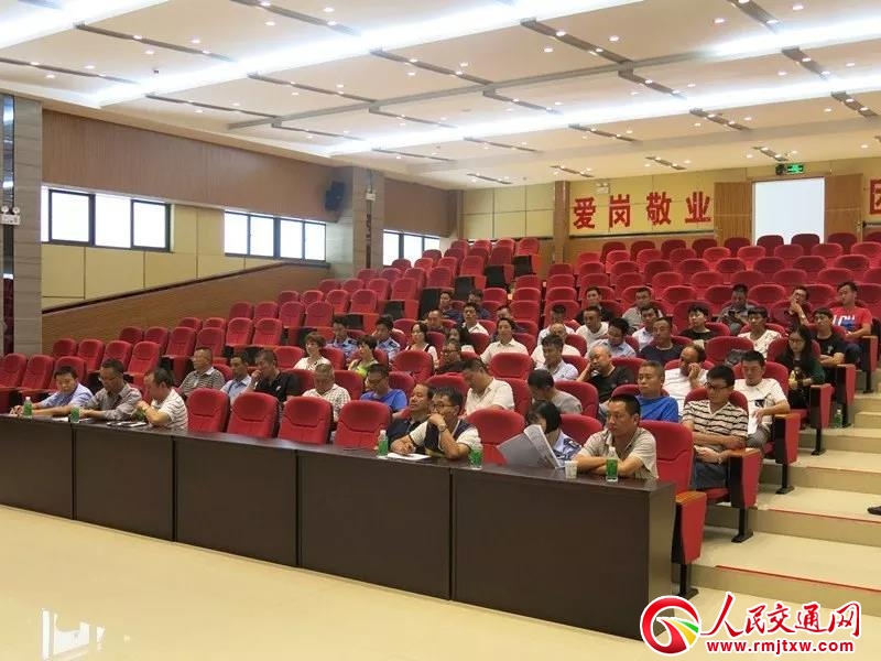 �۽������S��(bi��o)܇ ��̭��������(d��ng)�r(sh��)����С��������^���h�Ѕ^(q��)�M(j��n)չ��r