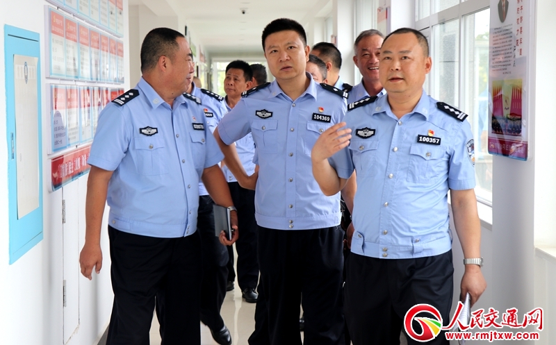 �������������ց����½���ֱ��һ��꠽��������h������