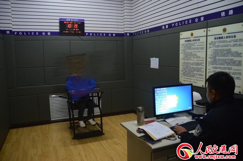 ɽ�|�ĳ����ӳ�������˯����܇�v͵�ߵ�Ѻ��ץ