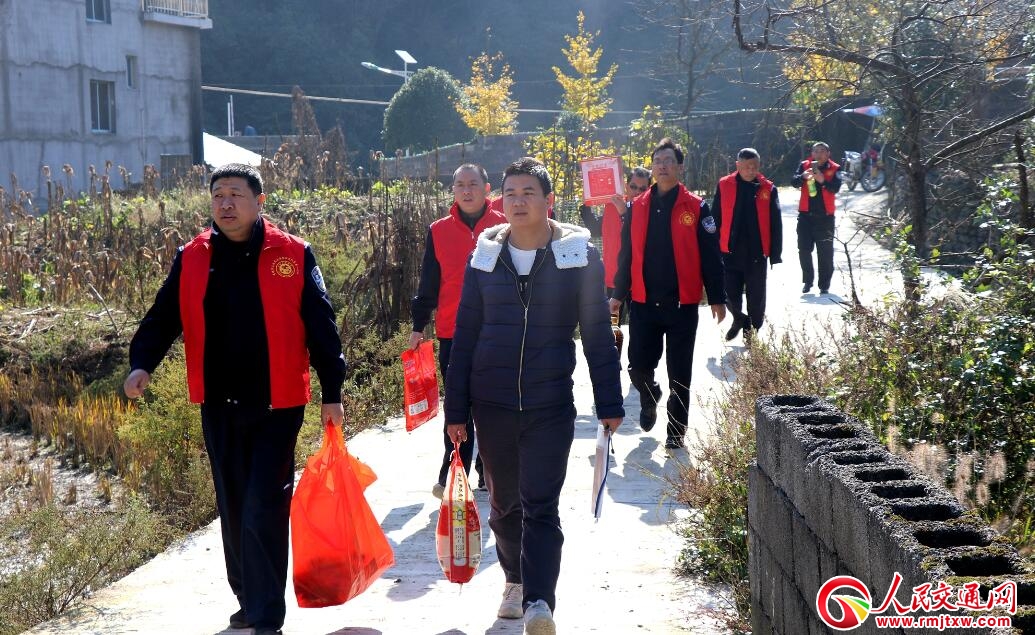 ���½���ֱ��һ��꠽M���������ؚ�c�_չ���}�h�ջ��