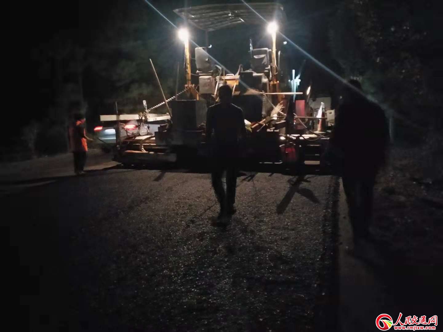 ����������·�־�����ҹ��(zh��n)  �鱣�Ϲ��������깤Ŭ���^��