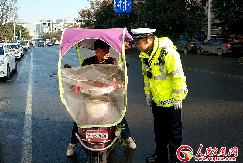 ���ϳ��½���ֱ��һ���(du��)�e�O�_չ늄�܇�y(t��ng)һ��ӛ�䰸����