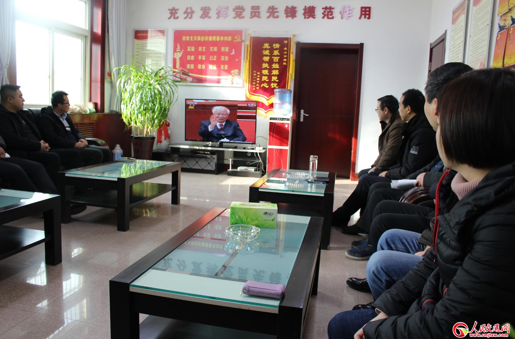 ���C��ɽ��·�����νM���ɲ����^���cף�ĸ��_��40������ֱ��