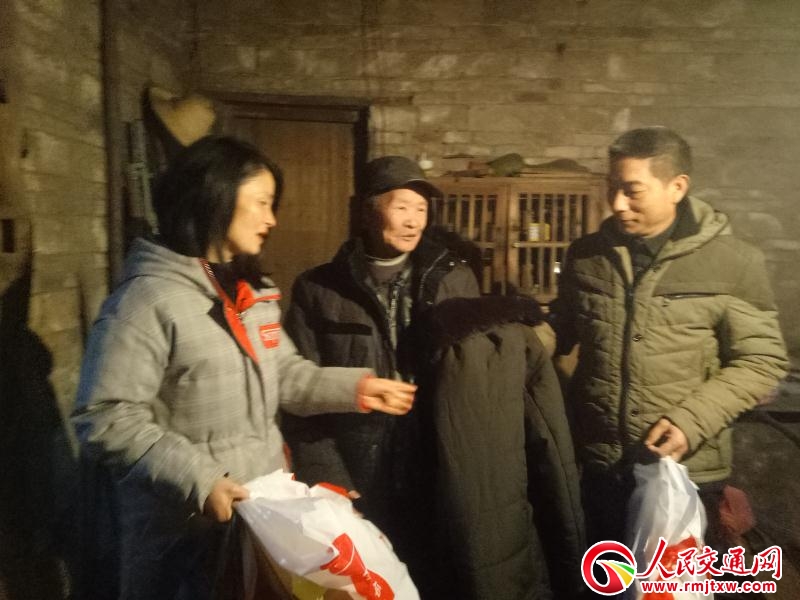 �������˹�·�־�һ��ðѩ���Lο�����´�ؚ�����͜�ů