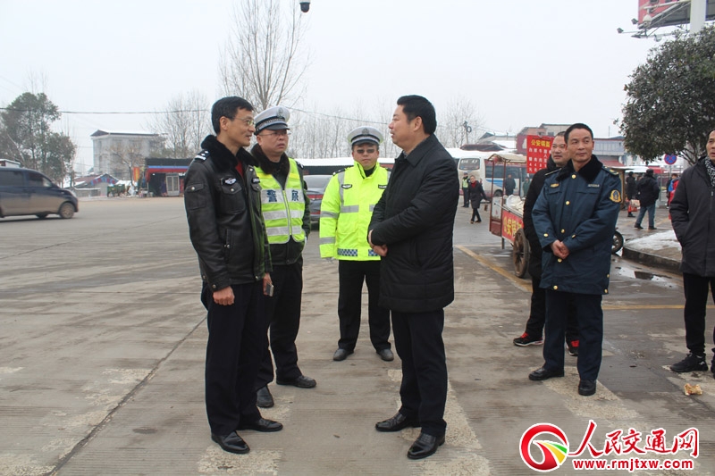 ���ϰ��l(xi��ng)�hί����ӛ���h�L����㑙z����ѩ������Ᵽ����������