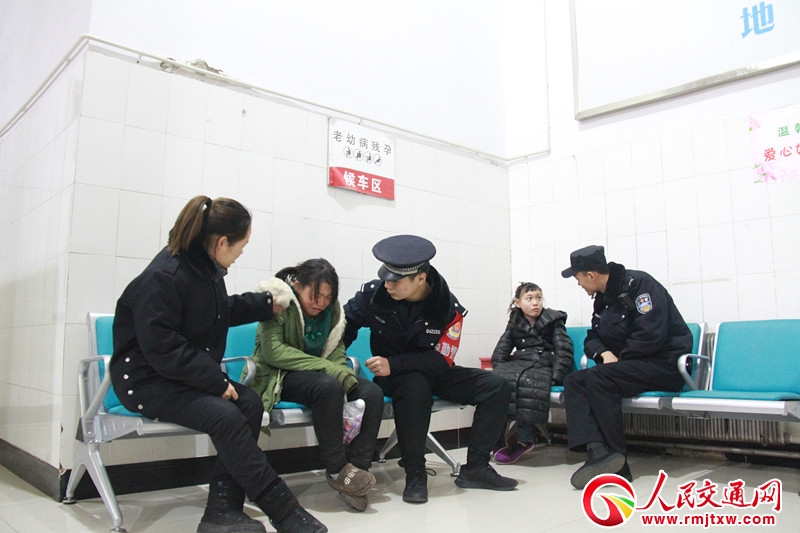 ��(n��i)�ɹ��_��܇վ�ɳ����񾯄�؃������x�ҳ���Ů��