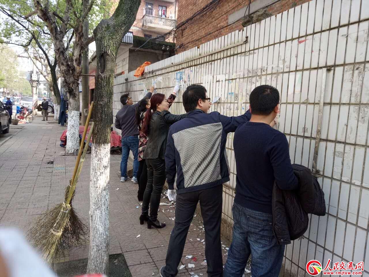 �������ʹ�·�־��_չ���ӭ�´����