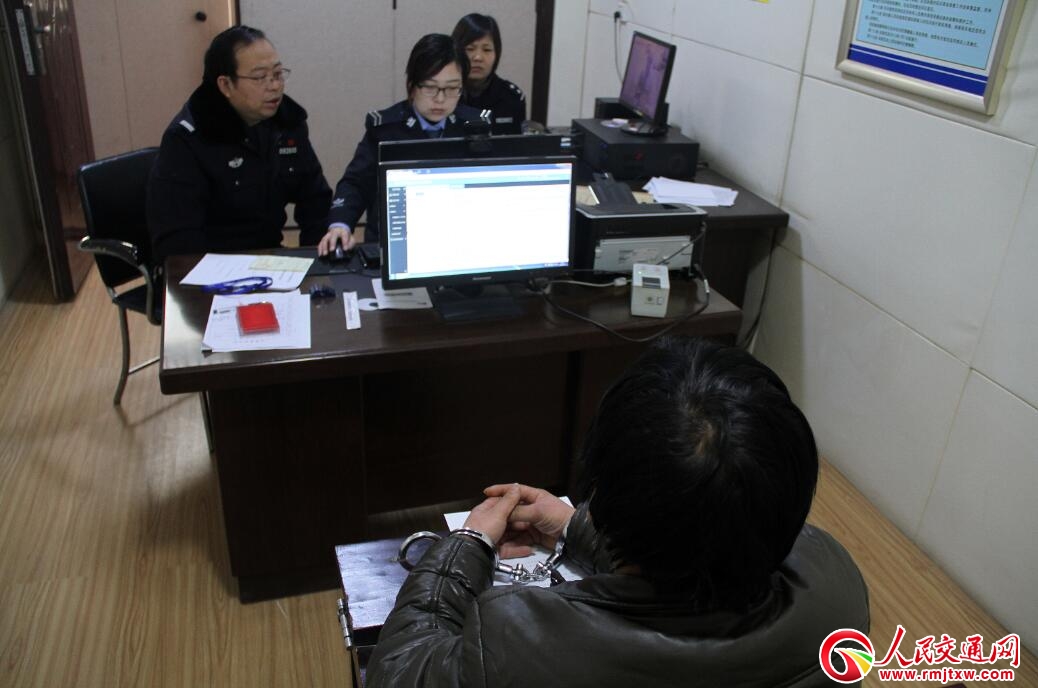 ����{�ա������¡�  һ�������܇�(y��n)��