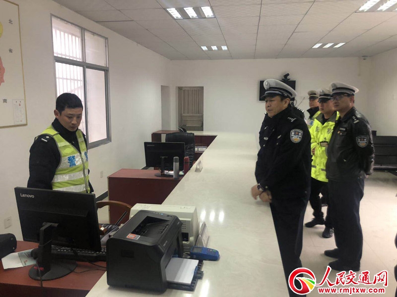 ���ϳ��½���֧꠼o(j��)ί��ӛ����嶽�鰲�l(xi��ng)�h���\������������