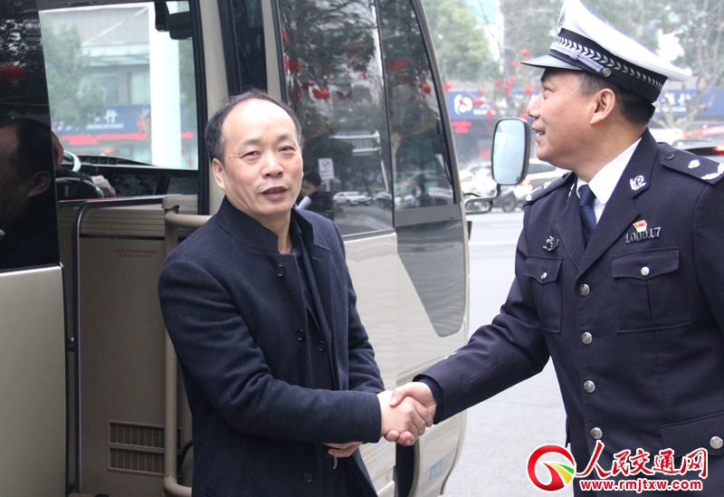 ����ʡ�����������I(l��ng)��(d��o)�´�֮�Hο��һ��������ͨ��