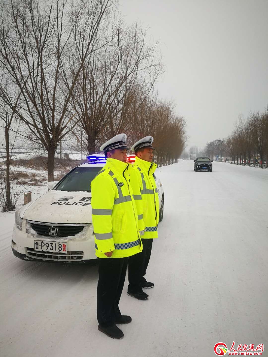 ɽ�|ݷ�h������(d��ng)��ѩ�콻ͨ���С��o(h��)���ˡ�