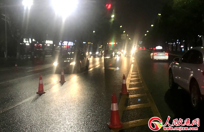 ���ϳ��½���ֱ��һ���(du��)���꽻ͨ�`���������ΏĲ���{�_ʼ