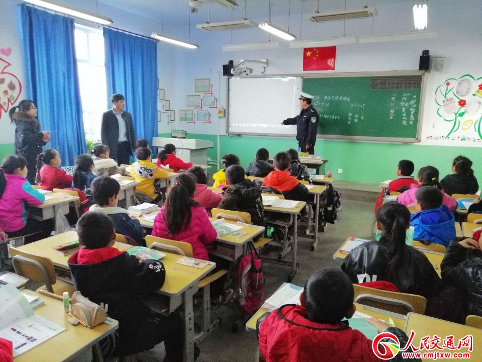 �ӱ���ꀽ������(du��)����У�@�_չ����������������С��������(d��ng)