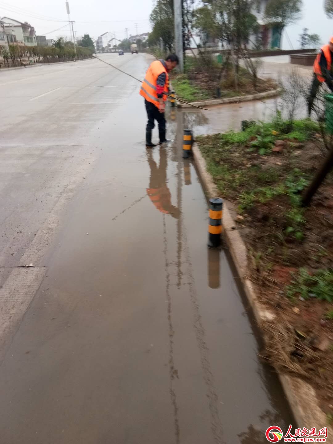 �������ʹ�·�־���ͨ��·������ˮ�O(sh��)ʩ