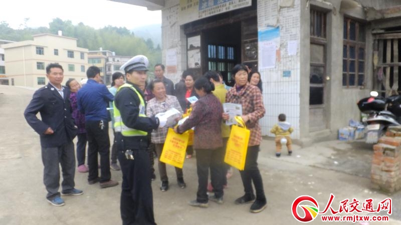 �������۽����_չ�����а�ȫ· �Ҹ���С�������}���̻��