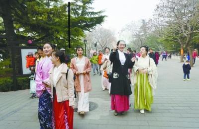 �p�����h�����γ��L�� �h����С�����ռ�߀�ж��h