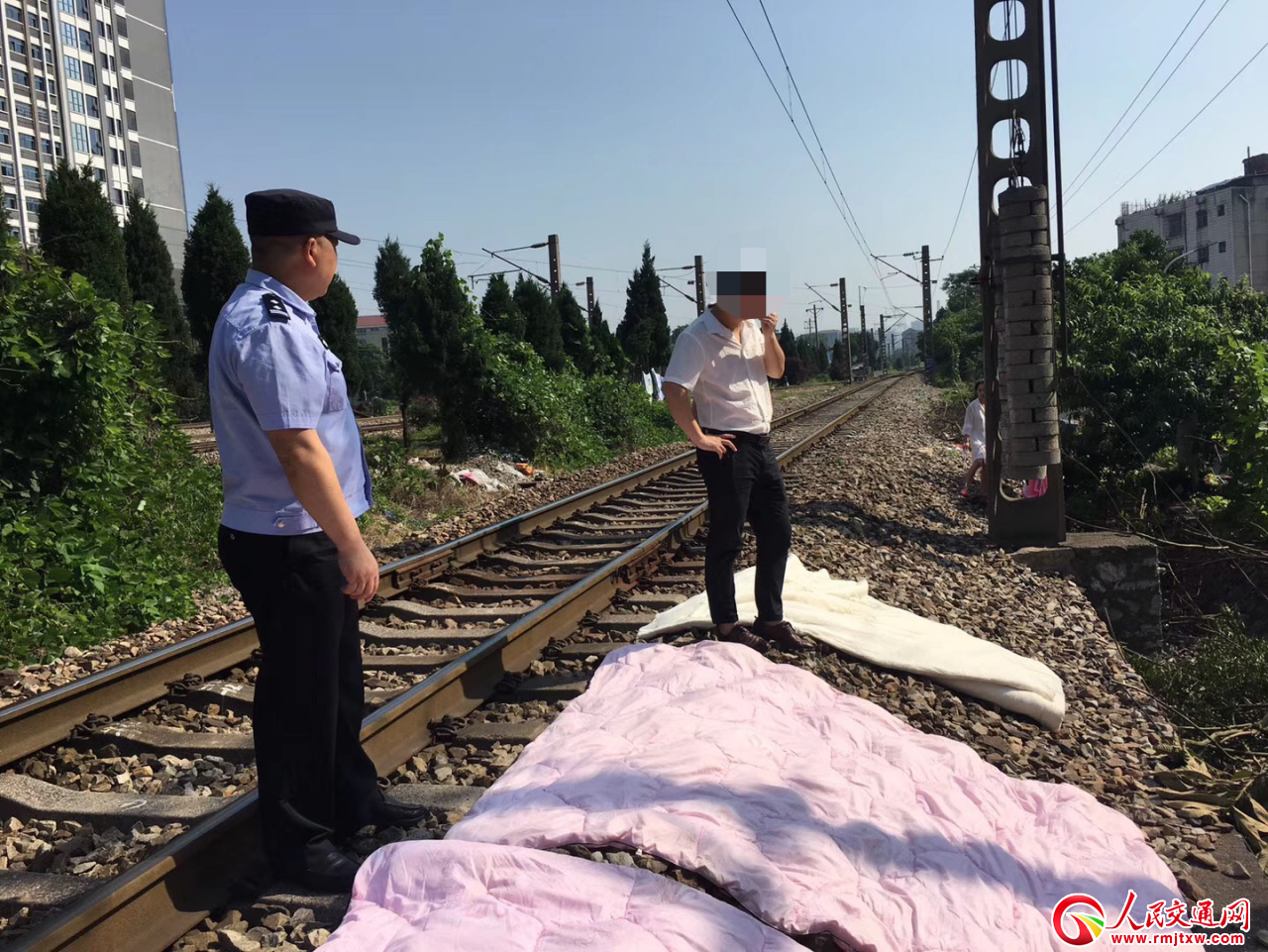 �F·׃�ɴ���(ch��ng) ���ϑ��F�񾯼��r(sh��)��ֹһ�����{�F·��ȫ�О�