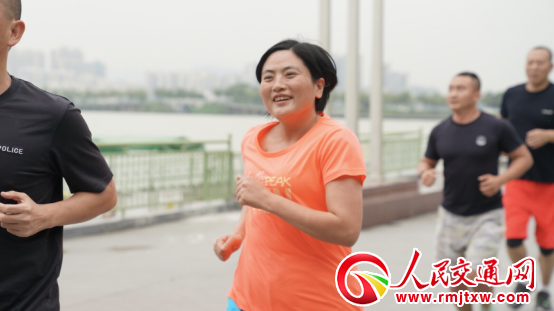 ���ϑ��F�񾯂��(zh��n)����������