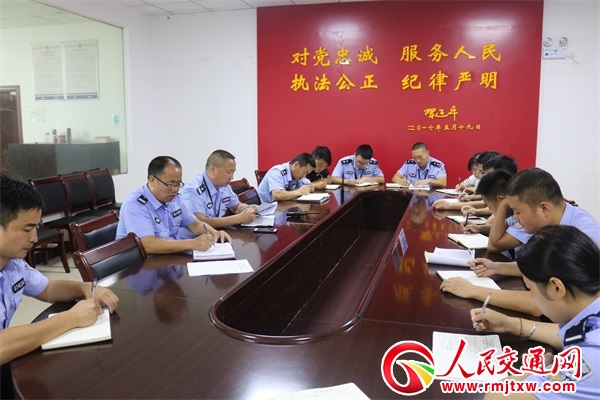 �F���\�������������W�����r�����������������M���E��ӟᳱ