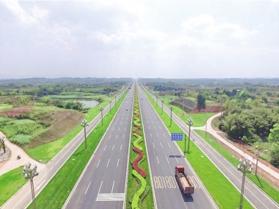 ��ͨጷŰl(f��)չ���� �ɵذ��ա����һ�ǡ�