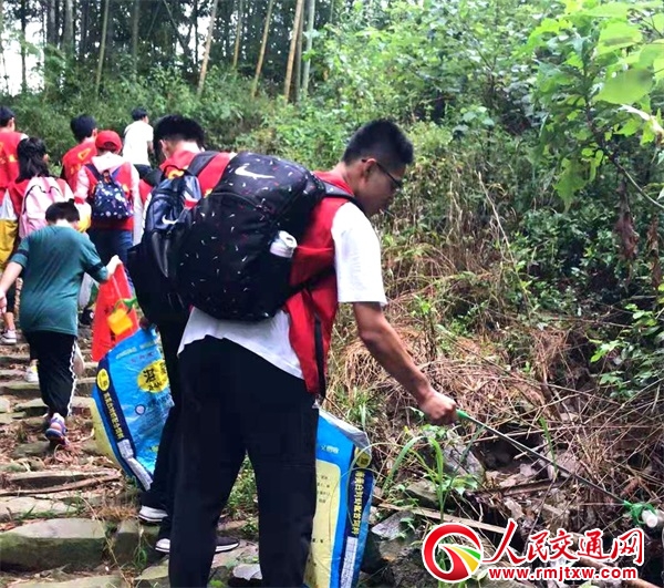 �㽭��Ҧ���ƹ���y����С�W(xu��)�� �_չ�ŵ��h(hu��n)���л��