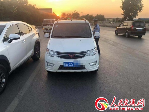 �ӱ���܇�v���T���� �˿ͼ� �����F(xi��n)��(ch��ng)�շ� ��ָٝ