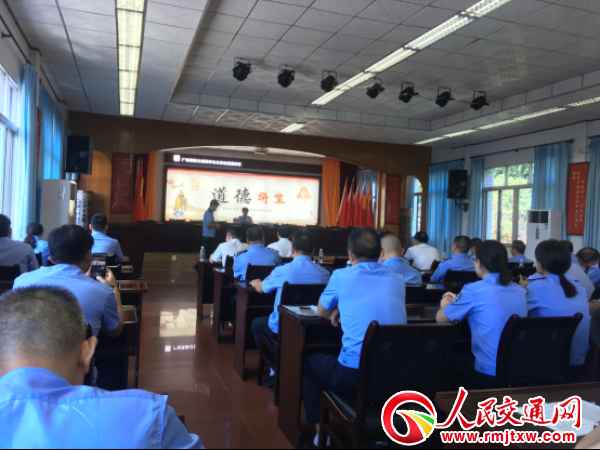 ��(chu��ng)�¶�������һ�� ���ϑ�����Ů�񾯡������v�á�����׷������