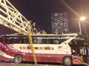 ���һ���܇(ch��)�����Ѓ����˿��܂� ��������(li��n)�Ͼ�Ԯ