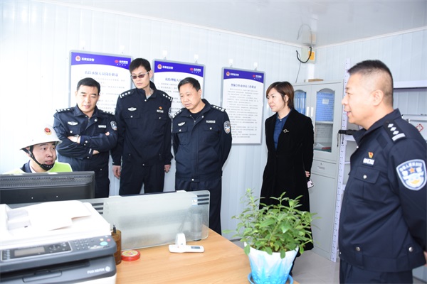 �ӱ�ʯ���f����25���r���·��ͨ��ȫ��վ