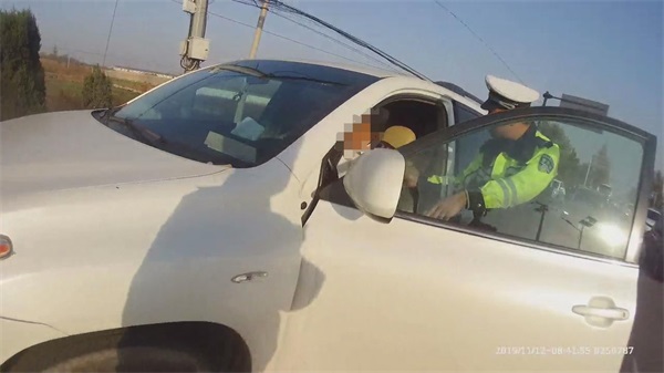 �ӱ�ʯ���f���ӟo�C���{���� �e��(b��o)����������R��