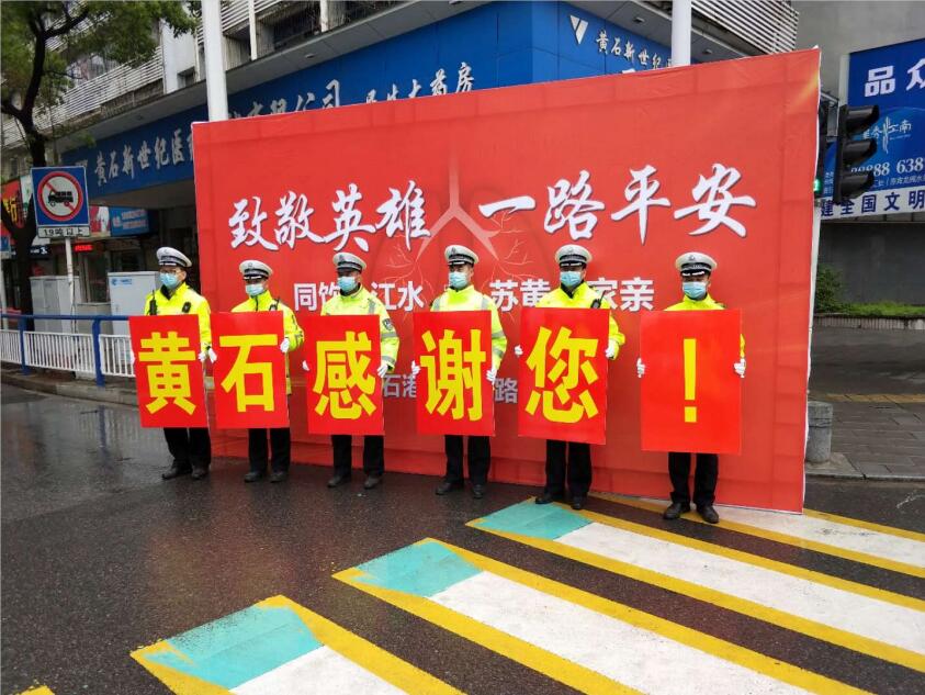 �¾����K����Ӣ�� �Sʯ����ɽ����������e�Ƹж�����