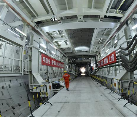 �������Hͨ����� �V����һ�l��ֱ���ܘ�(g��u)�������ٽ��O(sh��)