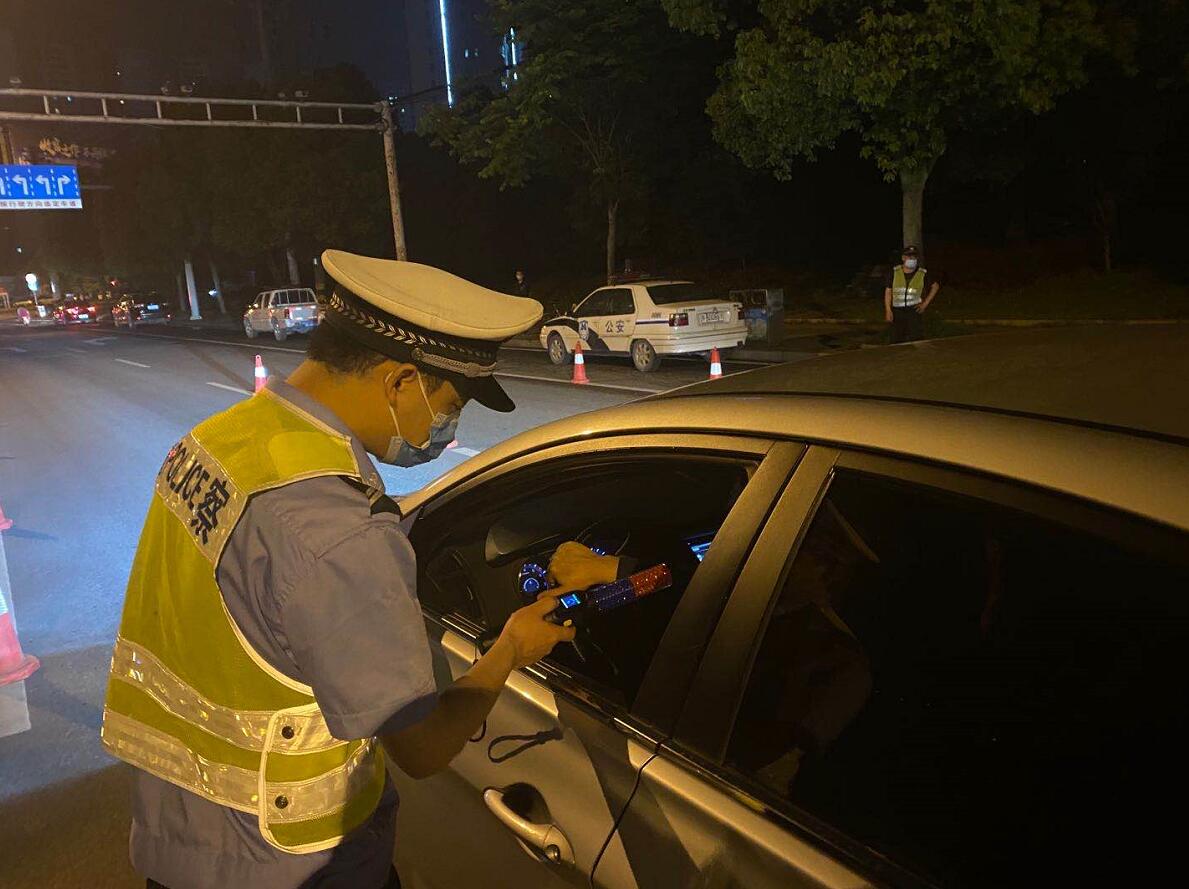 ������ꑽ������(du��)�e�O�_չ���{����һ����@3�����{