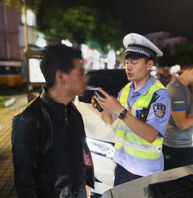 ���ϰ��l(xi��ng)������ʮ���Є��ٳ���ȭ һ�ղ�̎��ͨ�`���О��300��