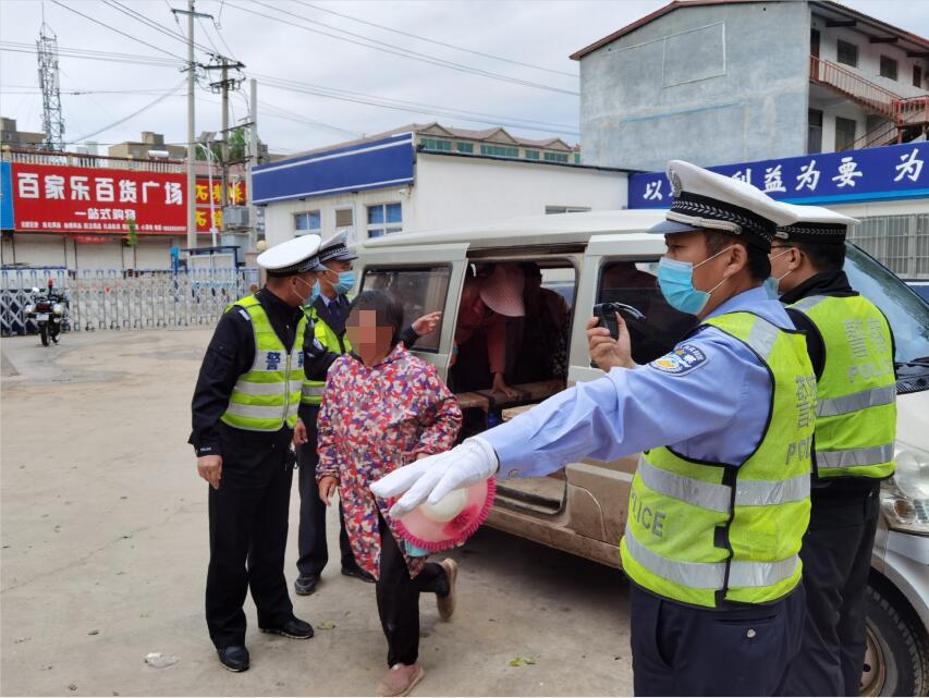 7�����܇(ch��)���M(j��n)15����ɽ�|������@�ӱ���������܇(ch��)��