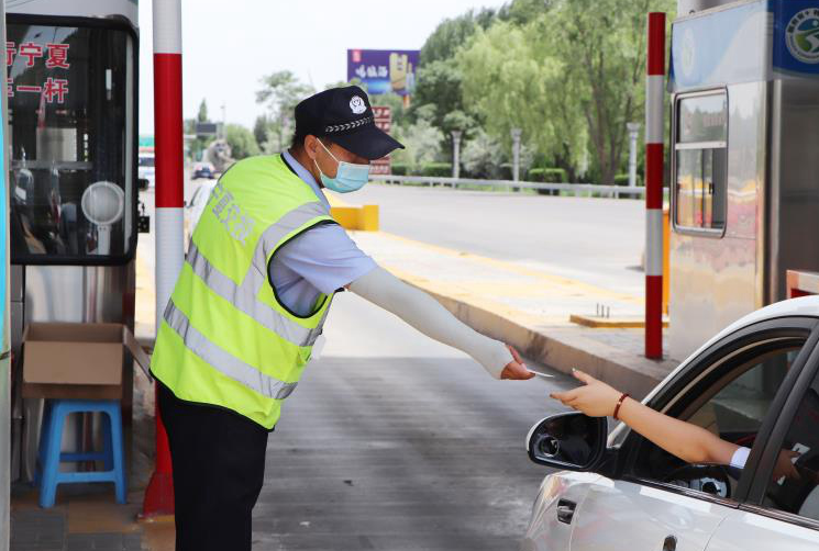 ���ģ�������ڸ��ٹ�·���M(f��i)վ��ȫ��ͨ ͨ��܇�v�^���f