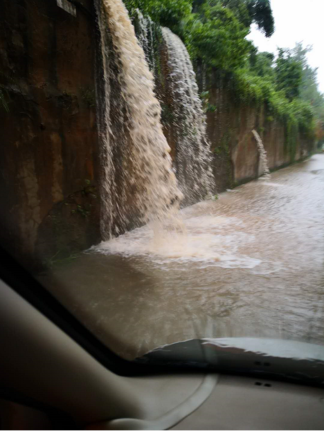 �����Sʯ���S˼��������ˮ��׃���ٲ���  ����ɽ������ͨ��(d��o)��ƽ��