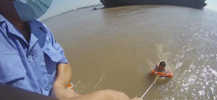 �Sʯ���¾���һ��Ӿ���U����