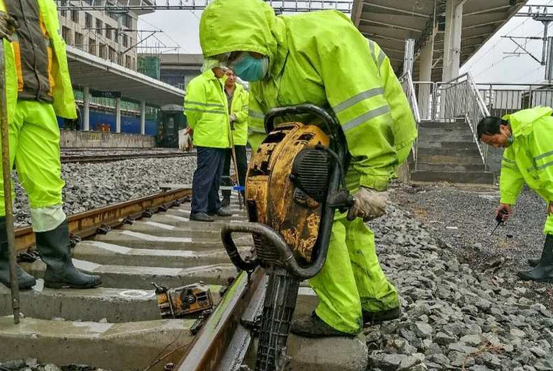 �����F·�ֺ������ն����Г��ނ�(c��)ӛ